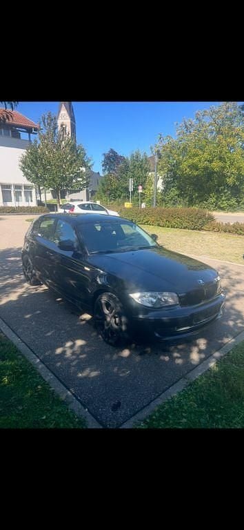 Gebraucht BMW 116 Advantage 122 PS (89 kW) 2010 Schwarz Kleinwagen