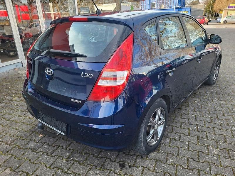 Gebraucht Hyundai i30 Classic 90 PS (66 kW) 2008 Blau Kombi