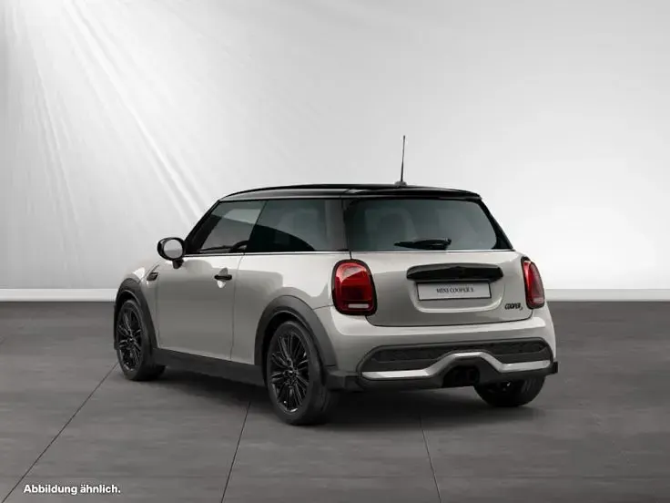 Gebraucht Mini Cooper S 178 PS (130 kW) 2023 Melting silver iii metallic Kleinwagen