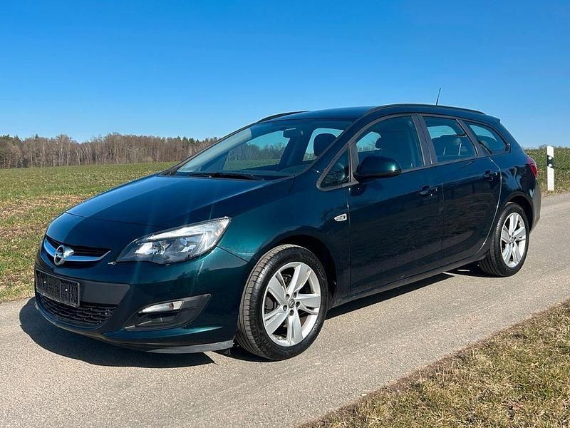 Gebraucht Opel Astra Style 116 PS (85 kW) 2015 Grün Kombi