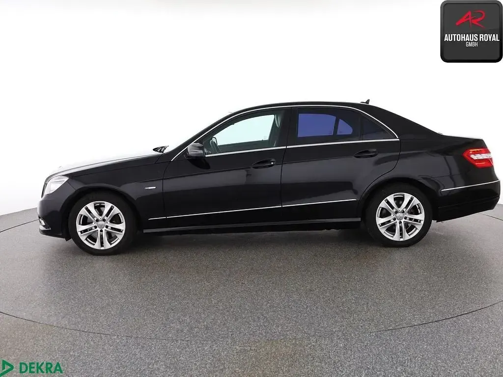 Gebraucht Mercedes E250 Avantgarde 204 PS (150 kW) 2009 Schwarz Limousine