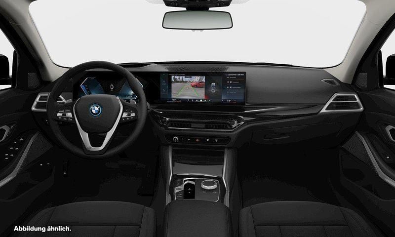 Gebraucht BMW 330e 184 PS (135 kW) 2024 Schwarz ii Limousine