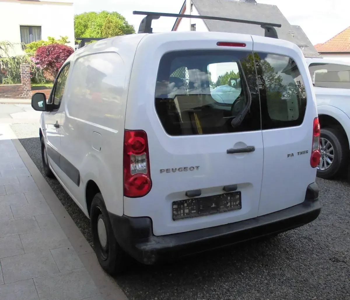 Gebraucht Peugeot Partner 75 PS (55 kW) 2010 Weiß Van / Kleinbus