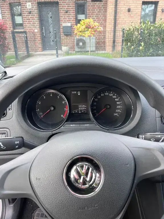 Second-hand VW Polo 60 CP (44 kW) 2014 Alb Berlinǎ
