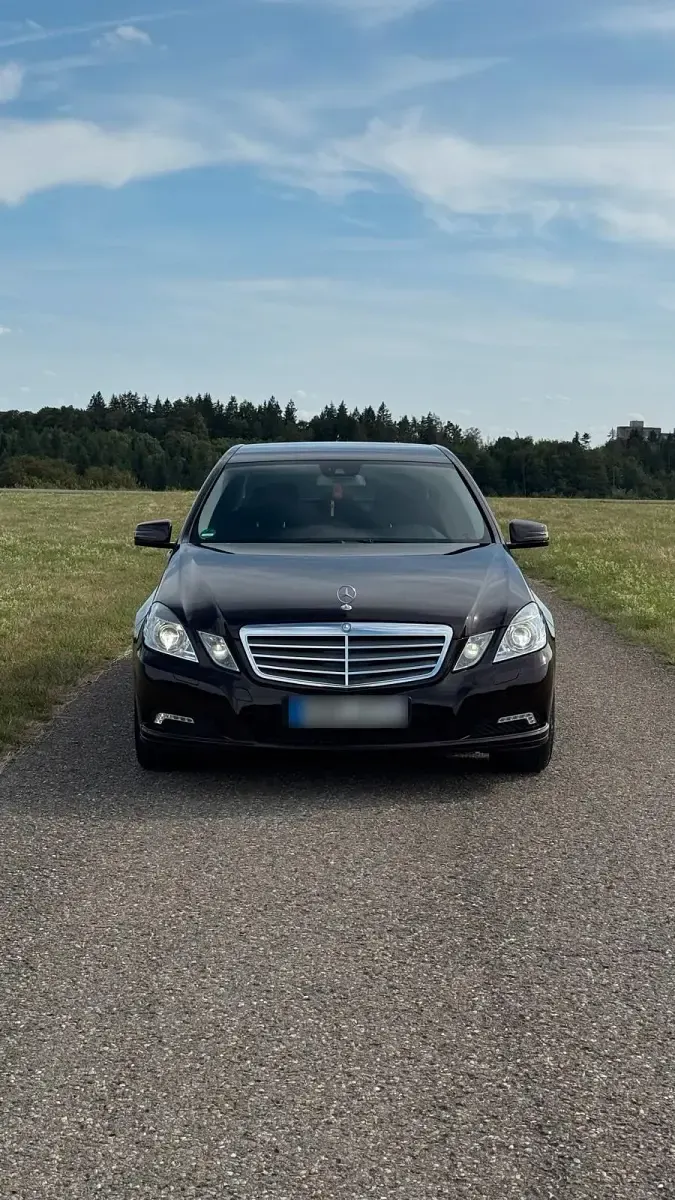Gebraucht Mercedes E250 201 PS (147 kW) 2009 Braun Limousine