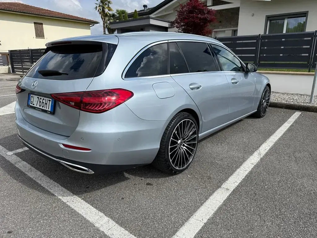 Second-hand Mercedes C220 200 CP (147 kW) 2022 Argintiu Berlinǎ