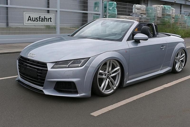 Silber Gebraucht 2017 Audi TT Roadster Design Cabrio | 25.888 € (Teuer) - Bild 1/4