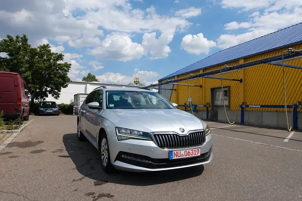 Gebraucht Skoda Superb Ambition 150 PS (110 kW) 2020 Silber Kombi