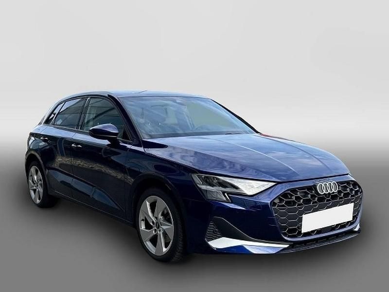 Gebraucht Audi A3 Advanced Plus 116 PS (85 kW) 2025 Blau Limousine