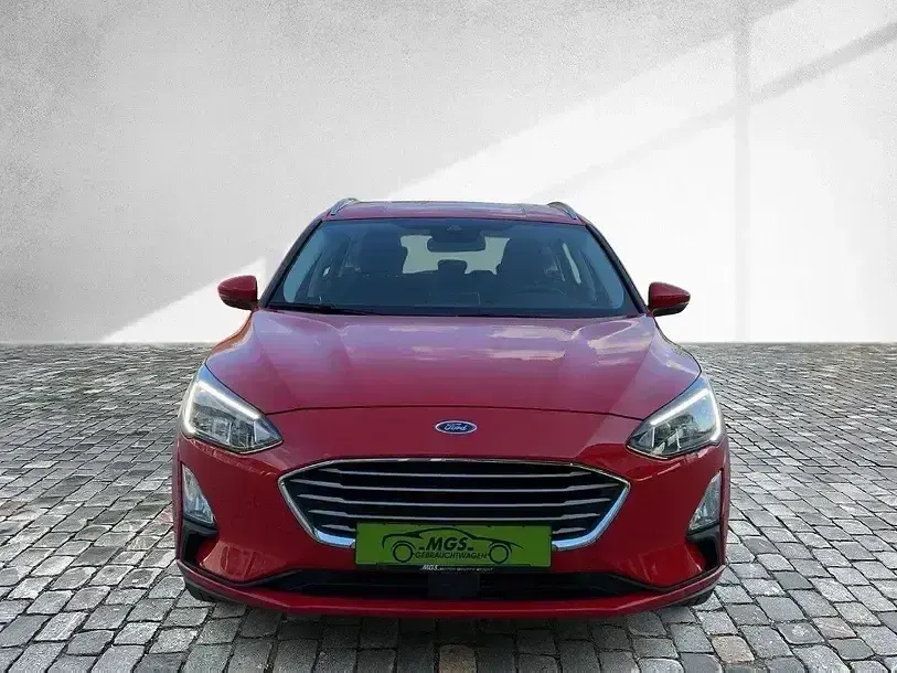 Używany Ford Focus Cool & Connect 125 KM (91 kW) 2021 Czerwony Kombi