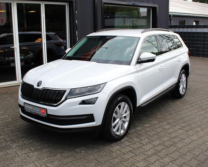 Moonweiss metallic Gebraucht 2017 Skoda Kodiaq Ambition SUV | 18.490 € (Superpreis) - Bild 1/4