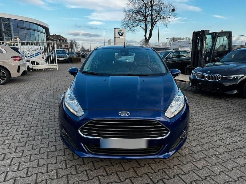 Gebraucht Ford Fiesta Titanium 101 PS (74 kW) 2017 Blau Kleinwagen