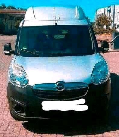 Gebraucht Opel Combo 105 PS (77 kW) 2014 Silber Van / Kleinbus