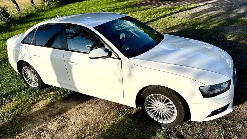 Gebraucht Audi A4 Attraction 120 PS (88 kW) 2014 Weiß Limousine