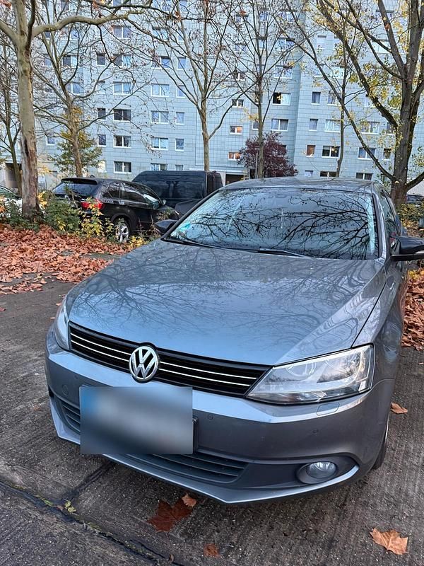Gebraucht VW Jetta Comfortline 105 PS (77 kW) 2011 Grau Limousine