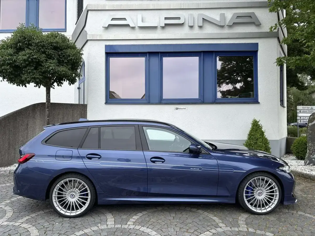 Gebraucht Alpina D3 355 PS (261 kW) 2024 Sonderlackierung alpina blau Kombi