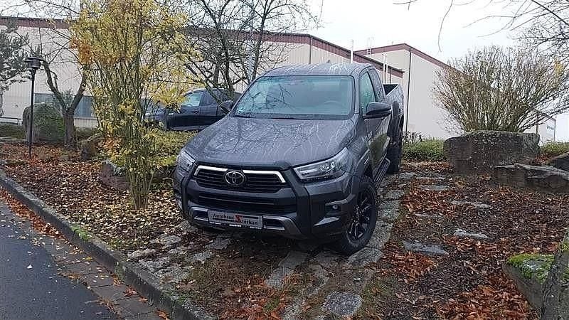 Grau Gebraucht 2022 Toyota HiLux Abholung | 41.480 € (Superpreis) - Bild 1/4