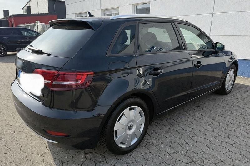 Gebraucht Audi A3 Sport 150 PS (110 kW) 2019 Schwarz Limousine
