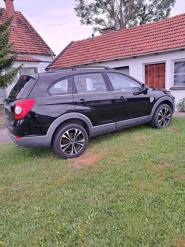 Schwarz Gebraucht 2008 Chevrolet Captiva SUV | 2.000 € (Guter Preis) - Bild 1/4