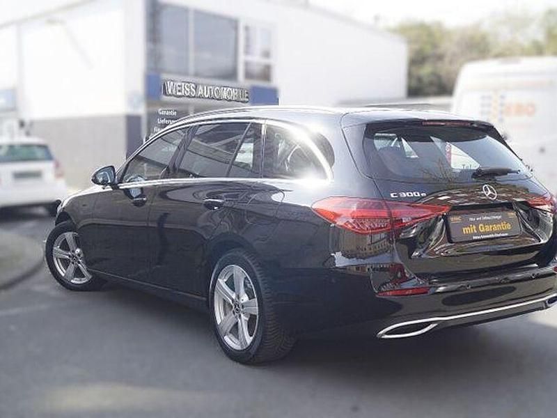 Gebraucht Mercedes C300e 313 PS (230 kW) 2022 Schwarz Kombi