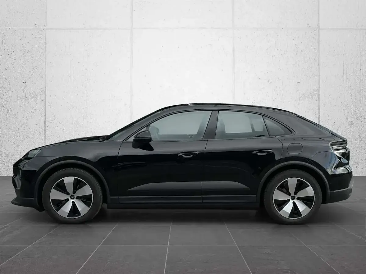 Używany Porsche Macan 300 kW (408 KM) 2024 Czarny SUV