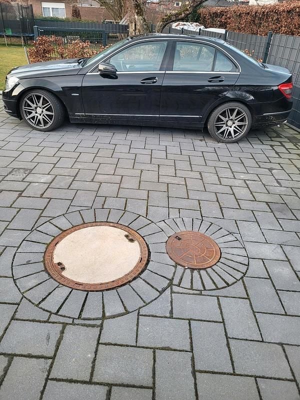 Gebraucht Mercedes C200 184 PS (135 kW) 2010 Schwarz Limousine