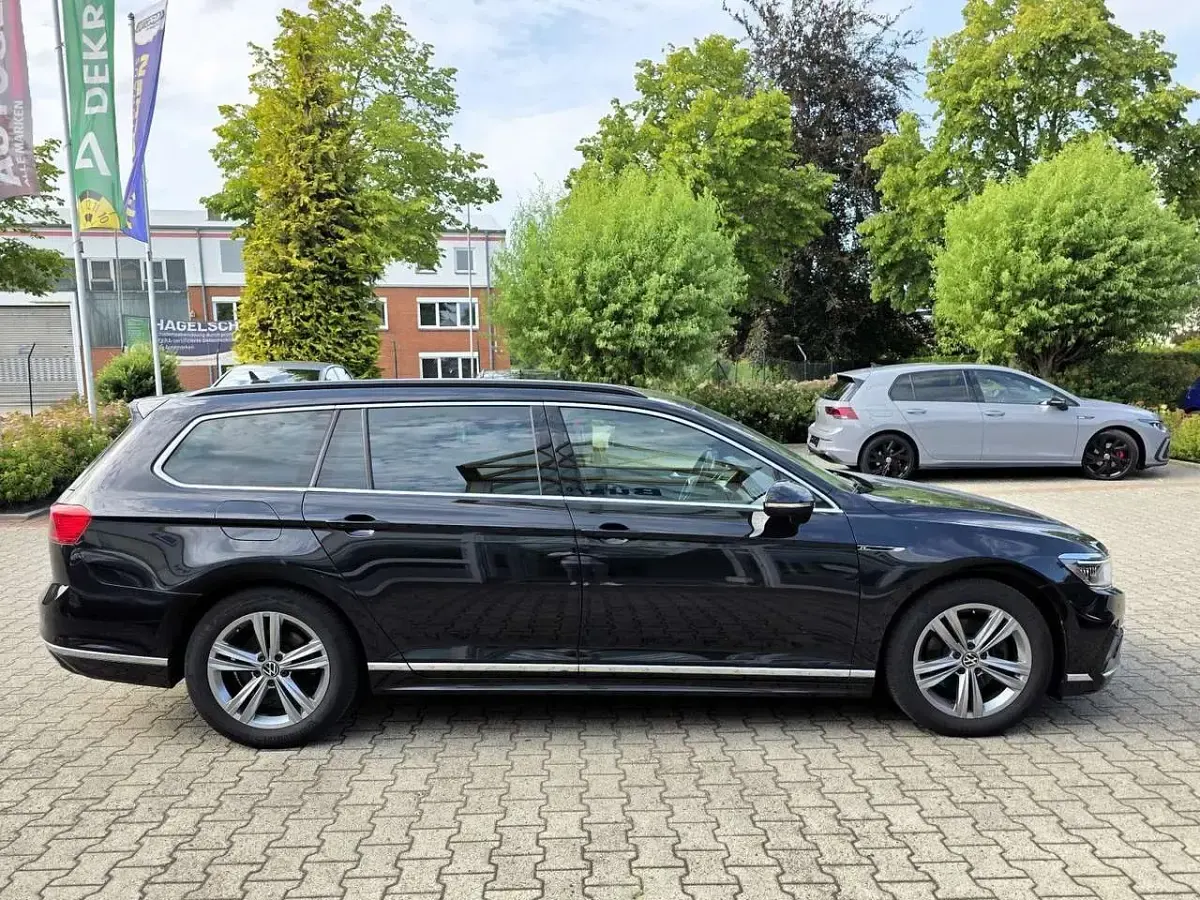 Gebraucht VW Passat Business 150 PS (110 kW) 2023 Schwarz Kombi