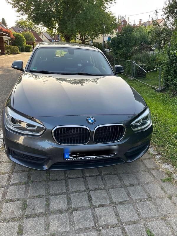 Grau Gebraucht 2016 BMW 120 Kleinwagen | 11.999 € (Superpreis) - Bild 1/4
