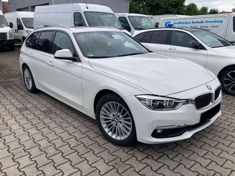 Alpinweiss iii Gebraucht 2016 BMW 320 Luxury Line Kombi | 11.500 € (Guter Preis) - Bild 1/4