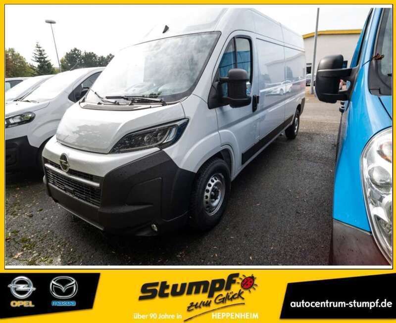 Casablancaweiß Gebraucht 2024 Opel Movano Van | 35.990 € (Etwas zu teuer) - Bild 1/4