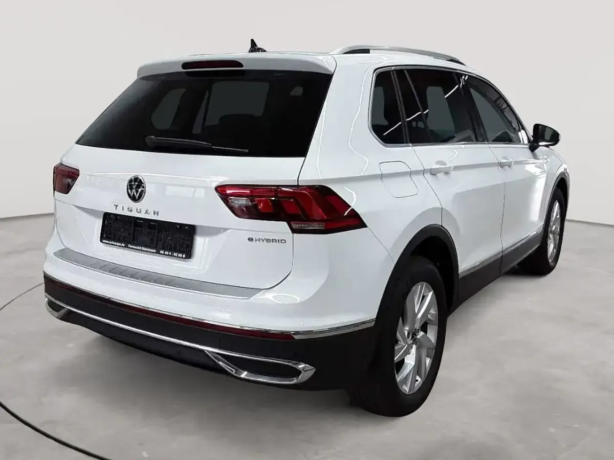 Gebraucht VW Tiguan Elegance 150 PS (110 kW) 2022 Weiß SUV