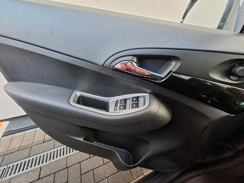 Gebraucht Chevrolet Orlando 141 PS (103 kW) 2011 Grau Van / Kleinbus