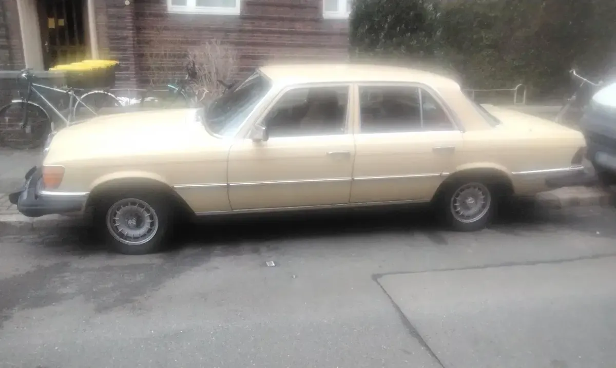 Gebraucht Mercedes 300 140 PS (102 kW) 1979 Gelb Limousine