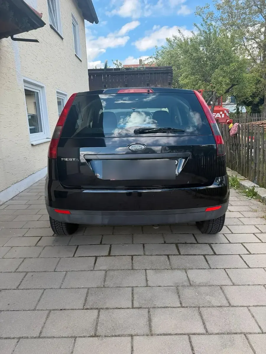 Second-hand Ford Fiesta 80 CP (58 kW) 2004 Negru Hatchback