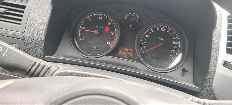 Gebraucht Opel Zafira 110 PS (80 kW) 2011 Selber Van / Kleinbus