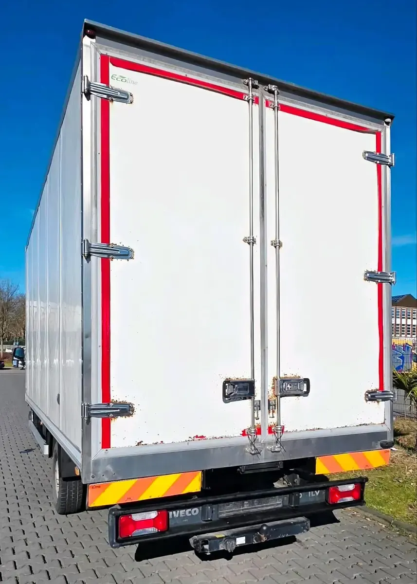Gebraucht Iveco Daily 180 PS (132 kW) 2018 Weiß Van / Kleinbus