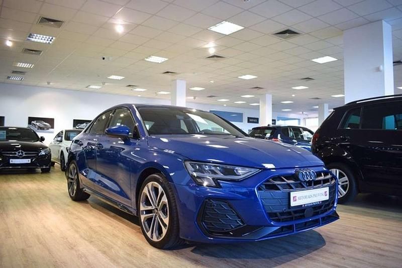 Gebraucht Audi A3 S-Line 116 PS (85 kW) 2025 Blau Limousine