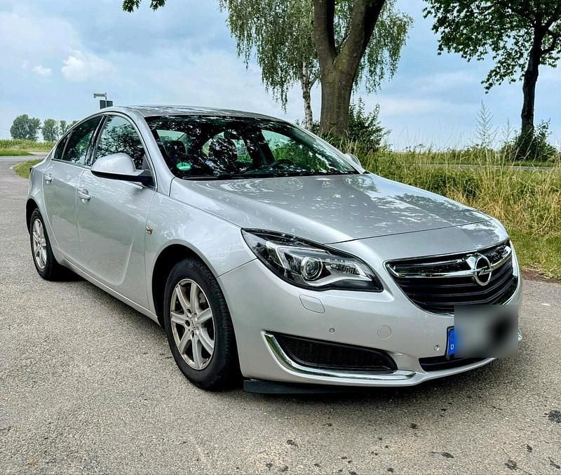 Grau Gebraucht 2017 Opel Insignia Edition Limousine | 10.000 € (Fairer Preis) - Bild 1/4