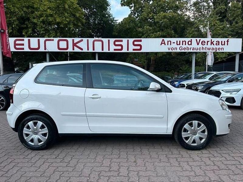 Weiß Gebraucht 2005 VW Polo Comfortline Kleinwagen | 4.999 € (Etwas zu teuer) - Bild 1/4