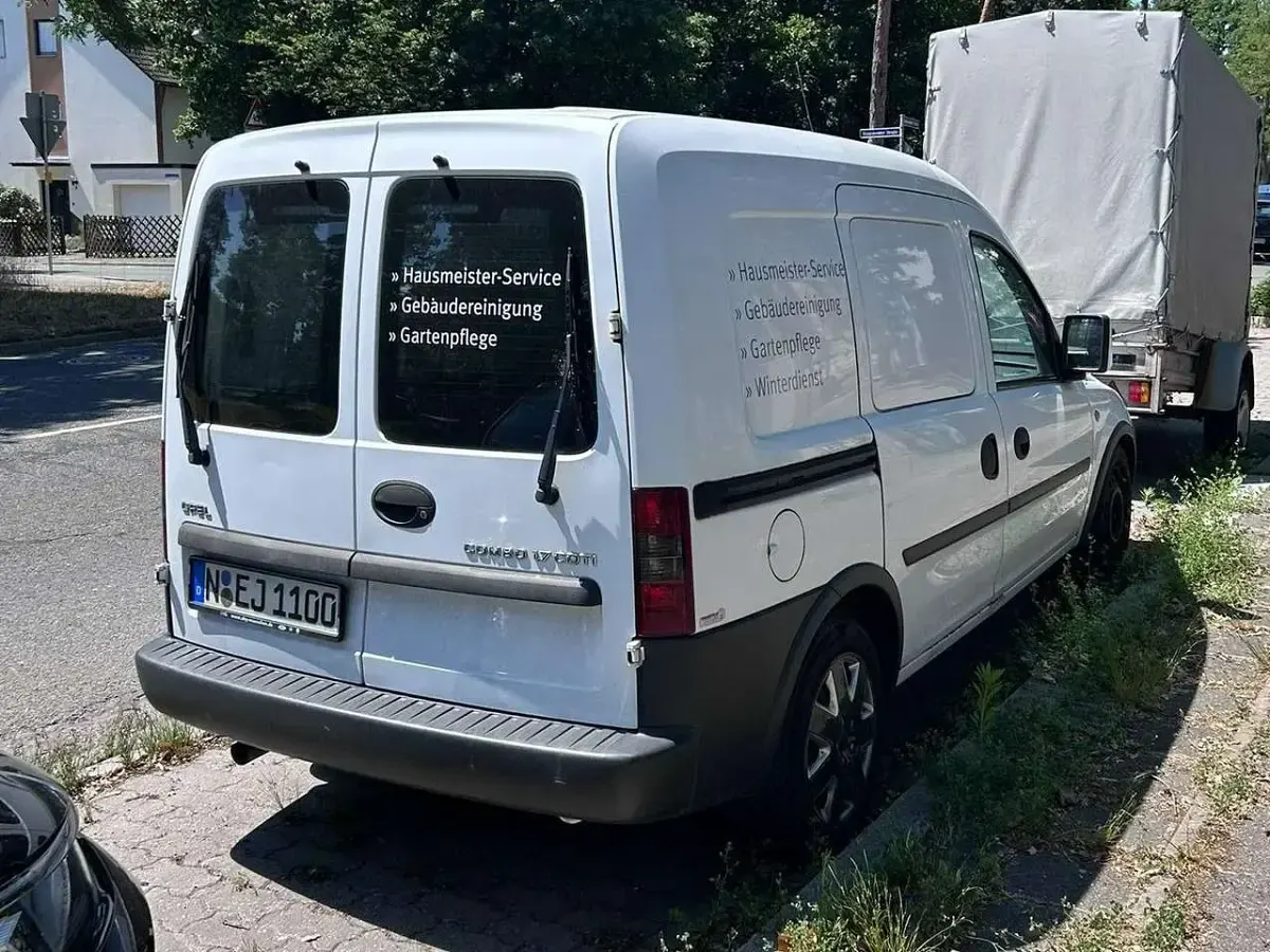 Gebraucht Opel Combo 101 PS (74 kW) 2009 Weiß Van / Kleinbus
