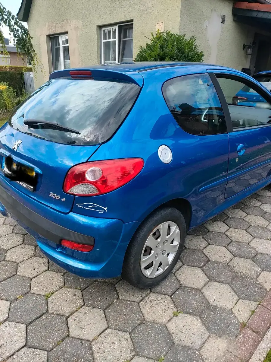 Gebraucht Peugeot 206+ 73 PS (53 kW) 2012 Blau Kleinwagen