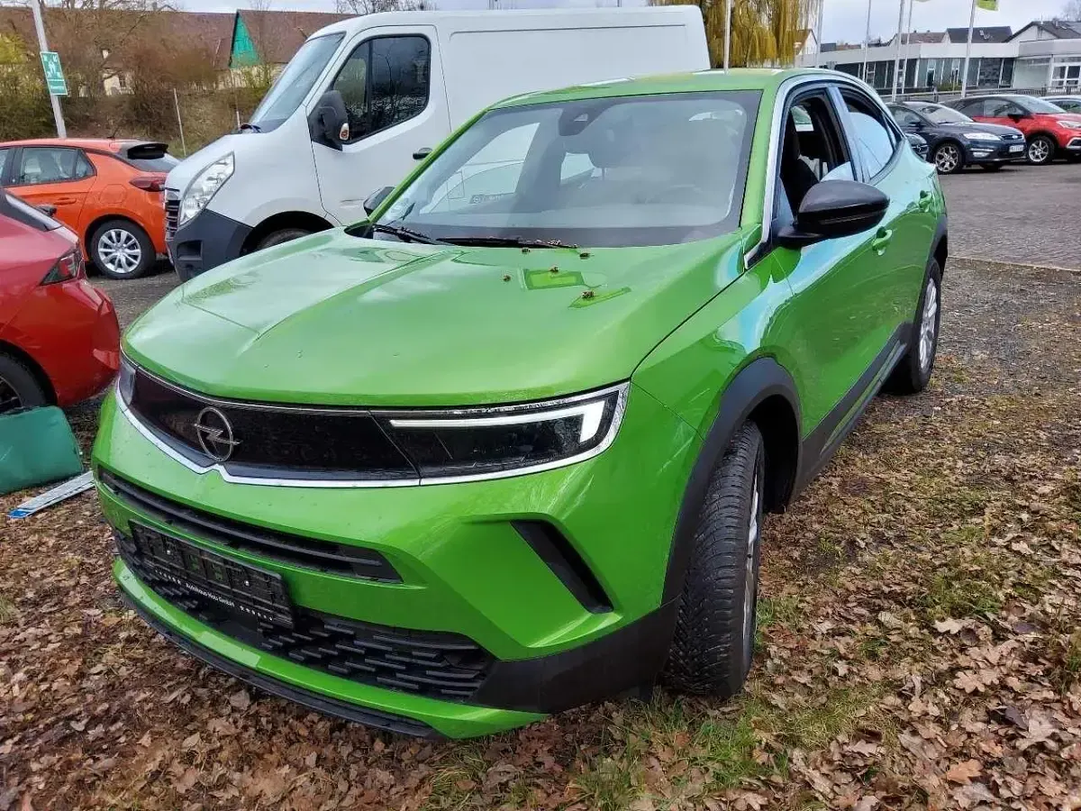 Gebraucht Opel Mokka-e Edition 100 kW (136 PS) 2023 Matcha grün metallic SUV