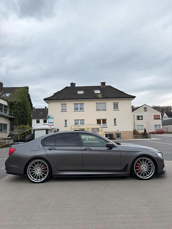 Second-hand BMW 740 Performance 400 CP (294 kW) 2016 Negru Berlinǎ