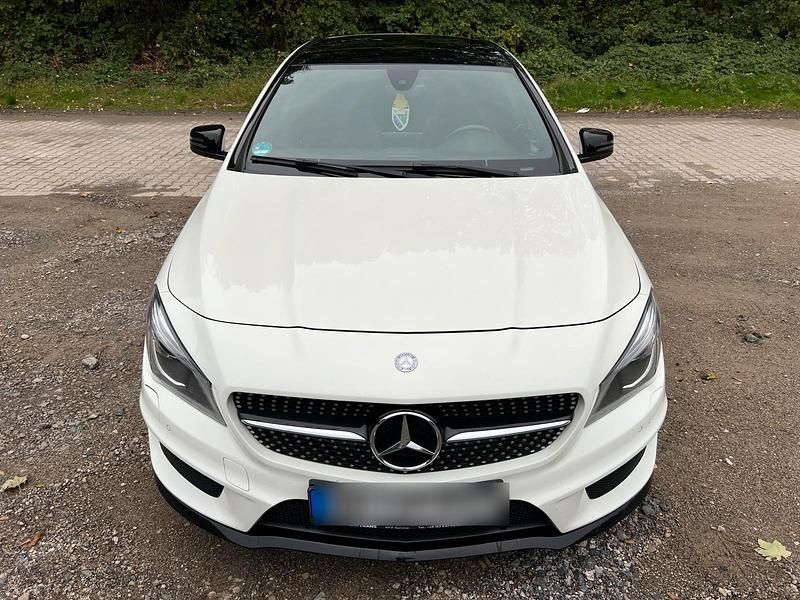 Gebraucht Mercedes CLA220 AMG line 177 PS (130 kW) 2015 Weiß Limousine