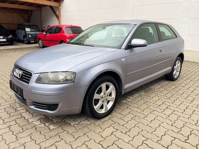 Gebraucht Audi A3 Attraction 102 PS (75 kW) 2004 Akoyasilber Limousine