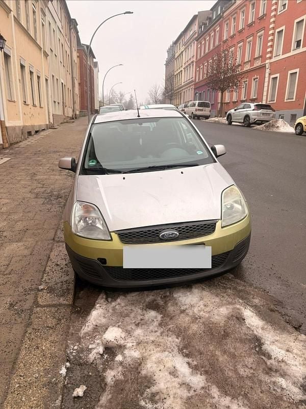 Gebraucht Ford Fiesta 60 PS (44 kW) 2008 Silber Kleinwagen