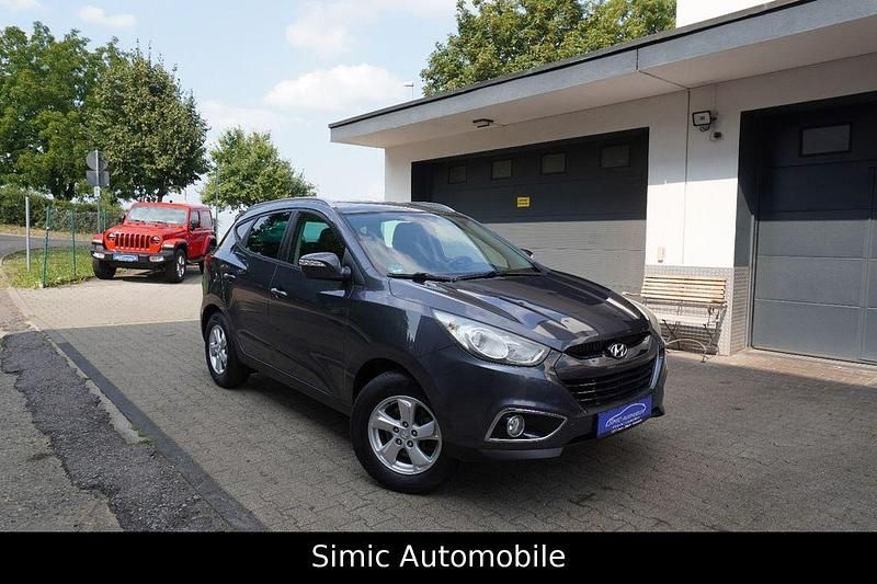 Grau Gebraucht 2011 Hyundai ix35 Style SUV | 7.650 € (Guter Preis) - Bild 1/4