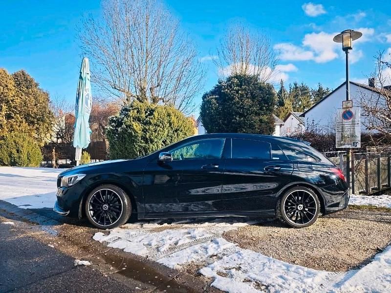 Gebraucht Mercedes CLA220 AMG line 170 PS (125 kW) 2018 Schwarz Limousine
