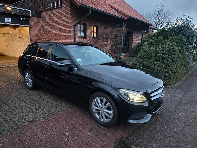 Gebraucht Mercedes C220 170 PS (125 kW) 2014 Schwarz Kombi