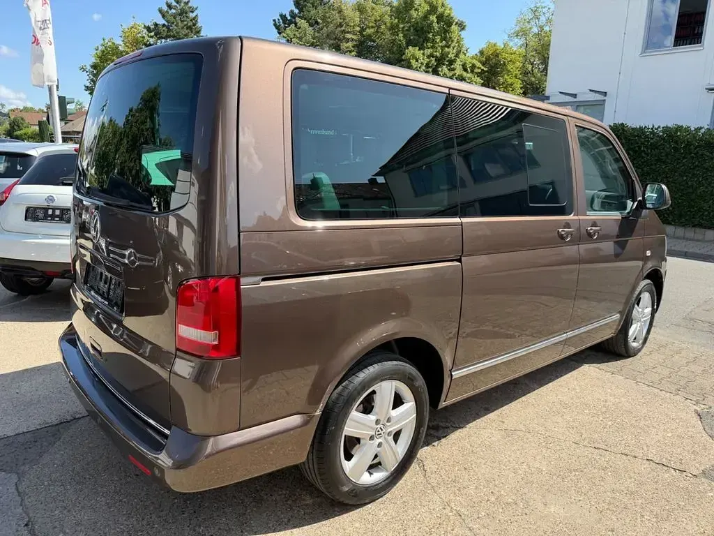 Gebraucht VW Multivan Highline 179 PS (131 kW) 2010 Braun Van / Kleinbus